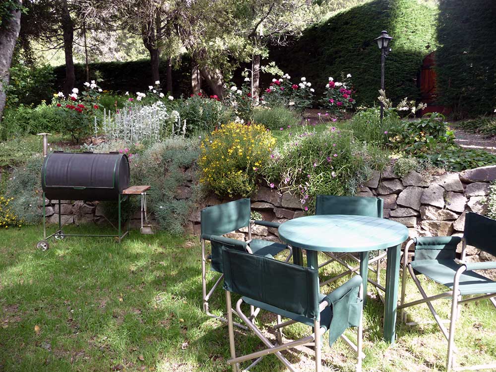 Jardín y parrilla